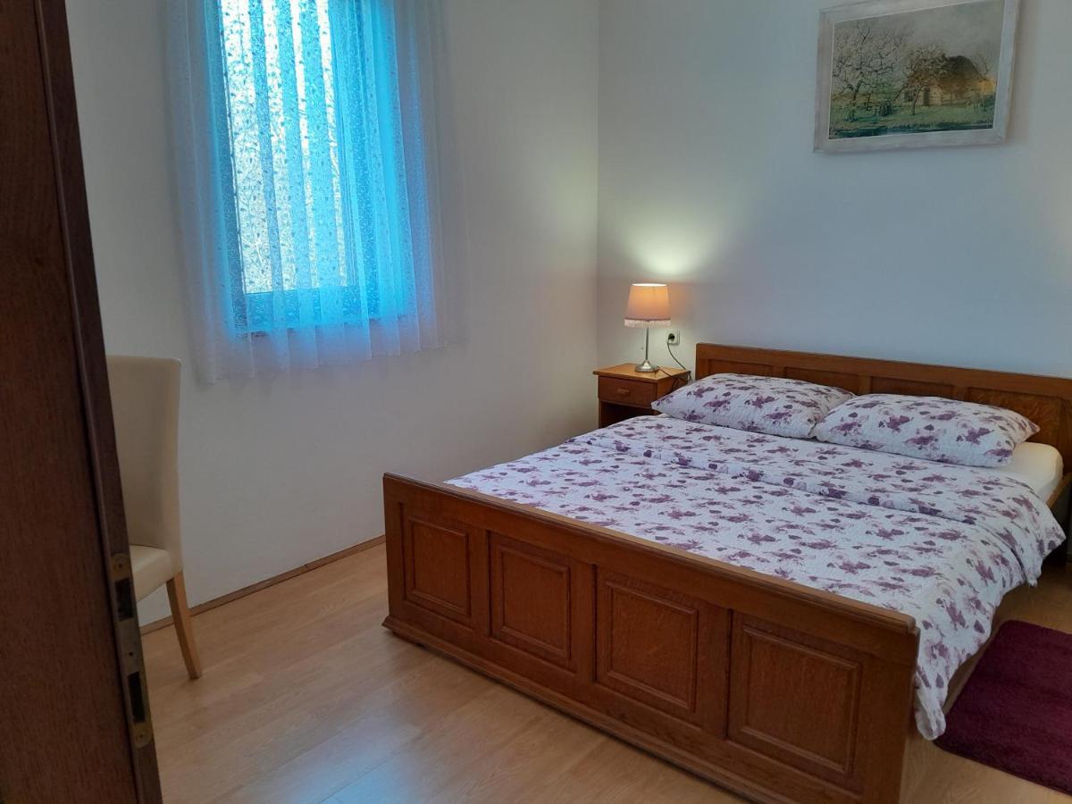 Apartments Ivicek Porec Bagian luar foto