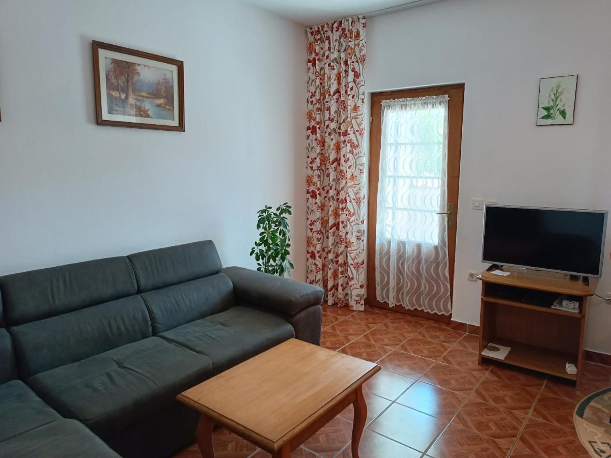 Apartments Ivicek Porec Bagian luar foto